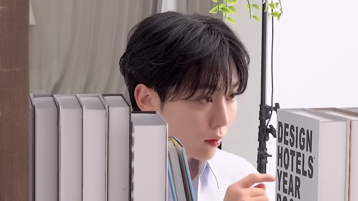 writing pretty isn’t pretty with a face card like this is insane