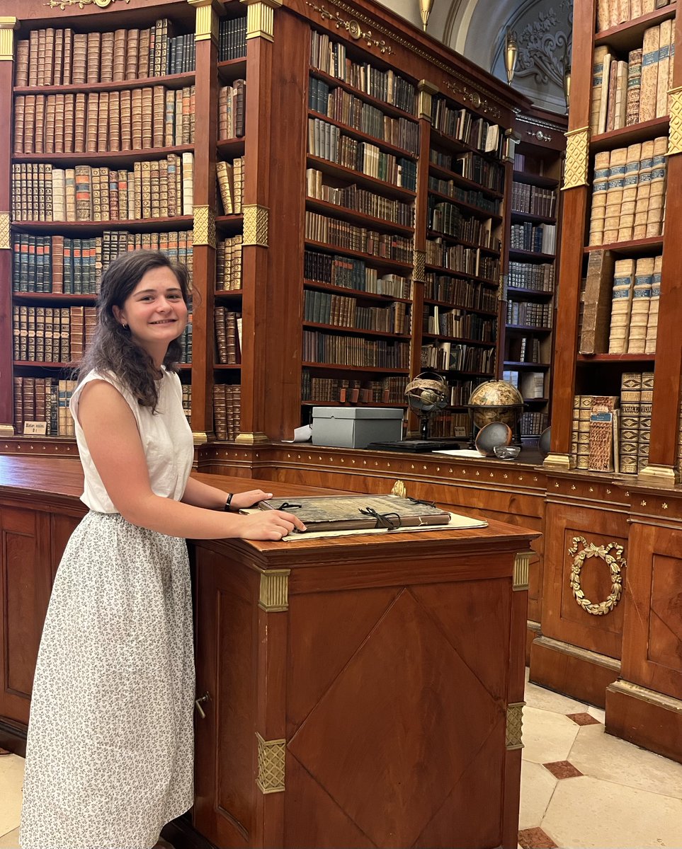 Today’s #JMPFridayFeature is Nadia Makuc ’26! This summer, Nadia will be spending her summer in Klosterneuburg, Austria, where she will be interning at the Abbey’s library, which houses one of the largest Medieval collections! There, she’ll be working with ongoing projects in the