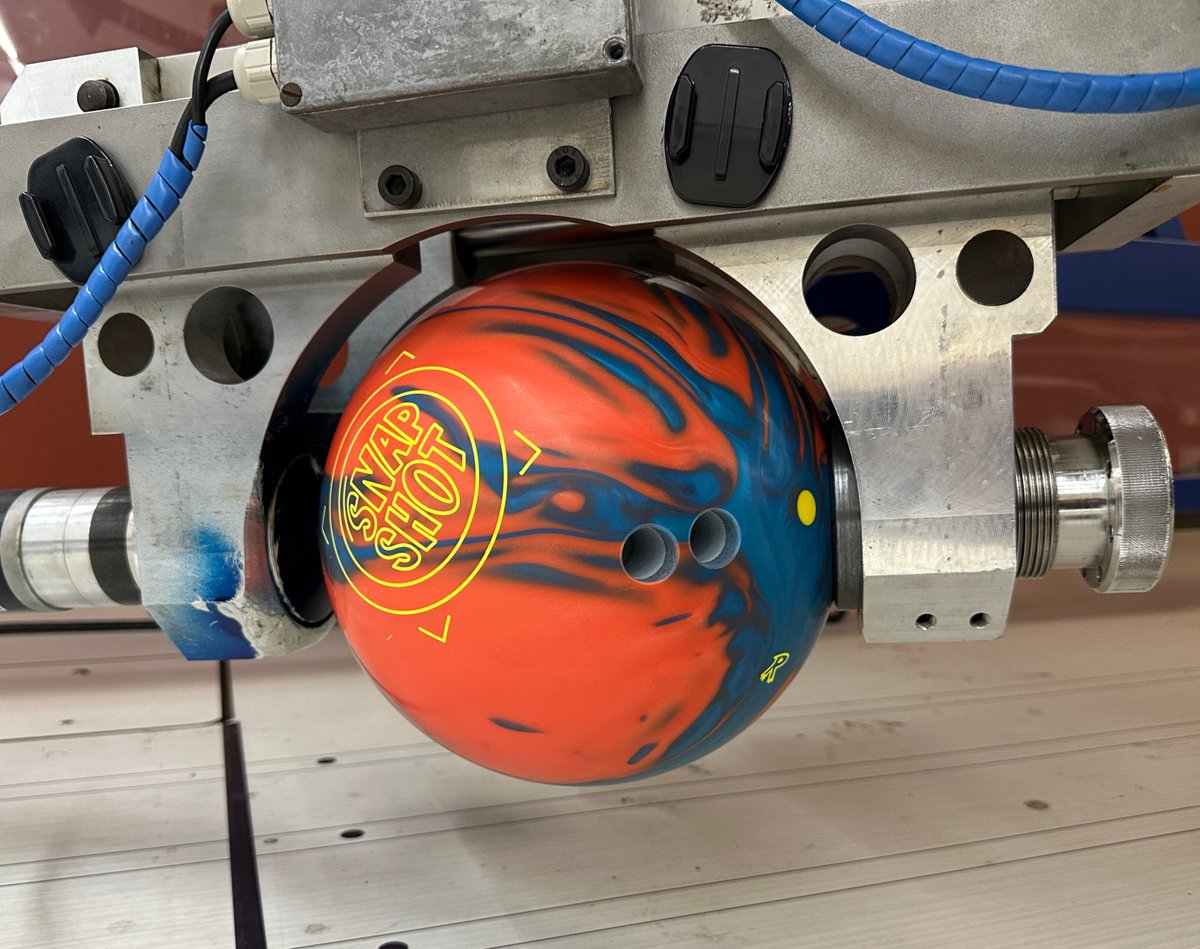 ThroBot has a strong grip on the new Snapshot Hybrid. 
#WOWThatsRadical #SnapshotHybrid 08.14.2025
#HK22C #RadicalRevolution