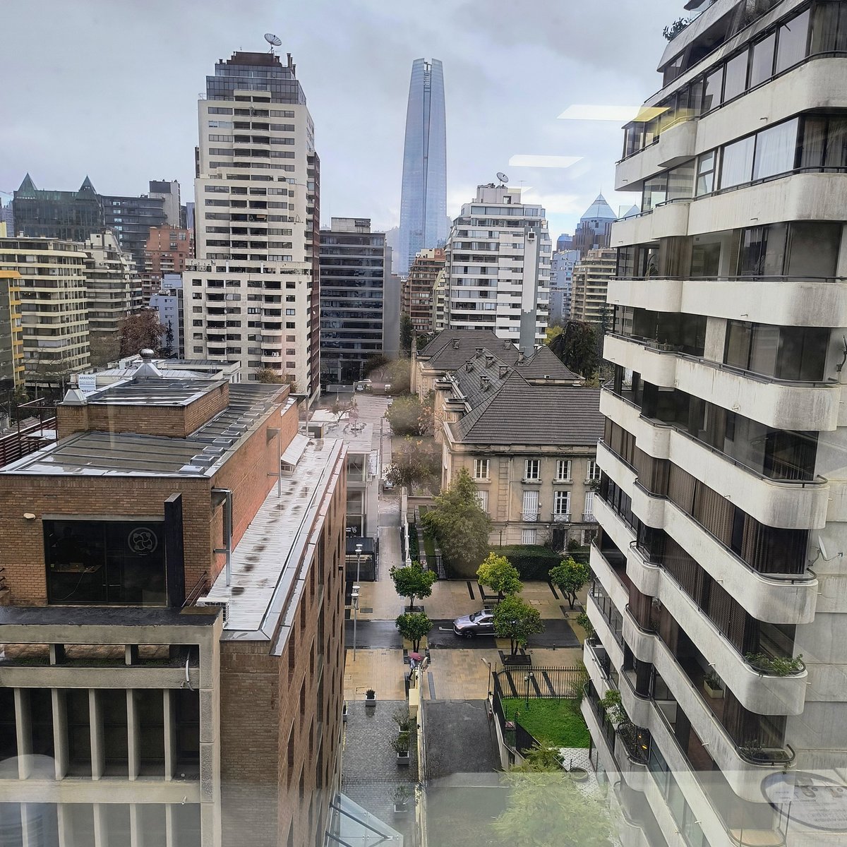 Sigue lloviendo y los pavos en la oficina...