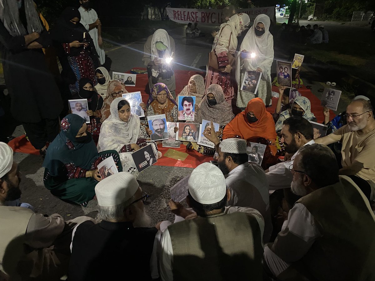 🚨🚨#BREAKING: #JamateIslami delegation led by <a href="/liaqatbalochji/">Liaqat Baloch</a>, <a href="/MHidayatRehman/">Maulana Hidayat ur Rehman Baloch</a>, <a href="/MianAslam_/">Mian Aslam</a> and <a href="/SenatorMushtaq/">Senator Mushtaq Ahmad Khan | سینیٹر مشتاق احمد خان</a> arrived in Baloch missing persons sit in, listening <a href="/NadiaBaloch99/">Nadia Baloch</a> and participants in #Islamabad.