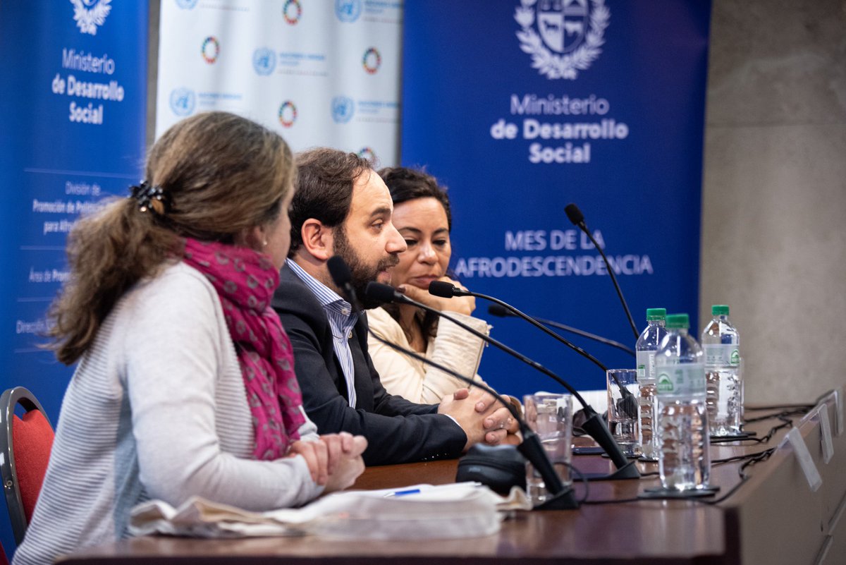 🎙️ |  Presentación de la investigación “Datos y evidencias para tejer y Reparar nuestra memoria Afro”. 
<a href="/gonzacivila/">Gonzalo Civila</a> <a href="/midesuy/">Ministerio de Desarrollo Social</a> <a href="/UNFPAuruguay/">UNFPAUruguay</a> 

(+) goo.su/SRfooi4