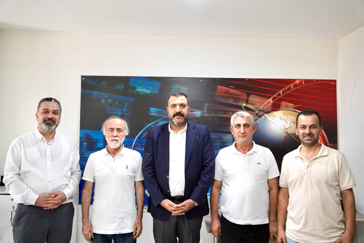 Organize Sanayi Bölgesi Yönetim Kurulu Başkanımız Mustafa Fidan ve Yönetim Kurulu Üyemiz Kamuran Azizoğlu, TRT Haber Diyarbakır İl Müdürü Hamdullah Avcı’yı, TV24 Diyarbakır Bölge Müdürü Şeyhmus Çakan’ı ve K24 TV Diyarbakır Bölge Müdürü Nail Kadırhan’ı ziyaret etti.