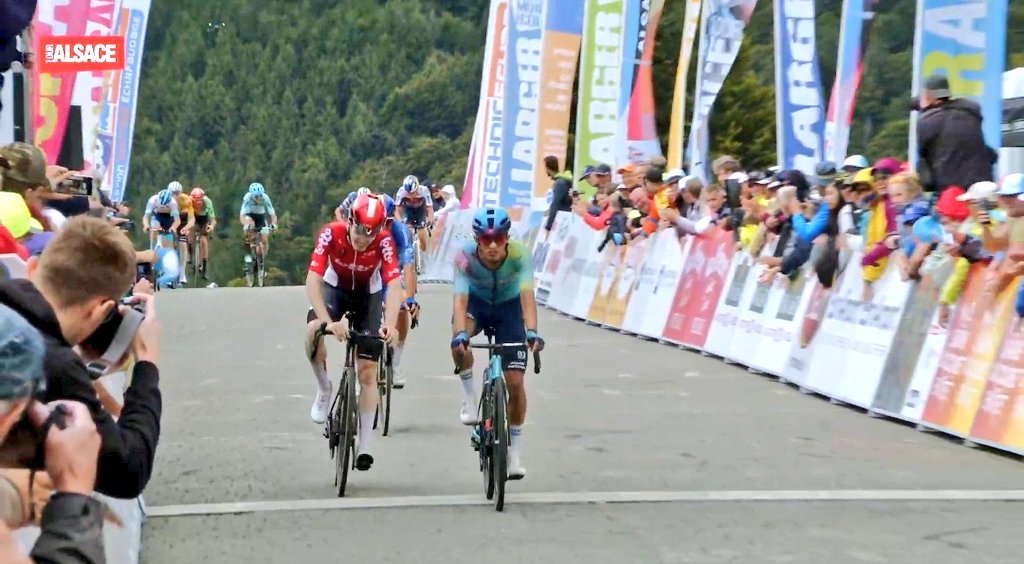KAMIEL EEMAN TROISIÈME À LA PLANCHE DES BELLES FILLES !! 🥉 Le belge de 19 ans (Lotto Dévo) se reclasse 2e au général du Tour d'Alsace 🇧🇪👀
#TourAlsace2025