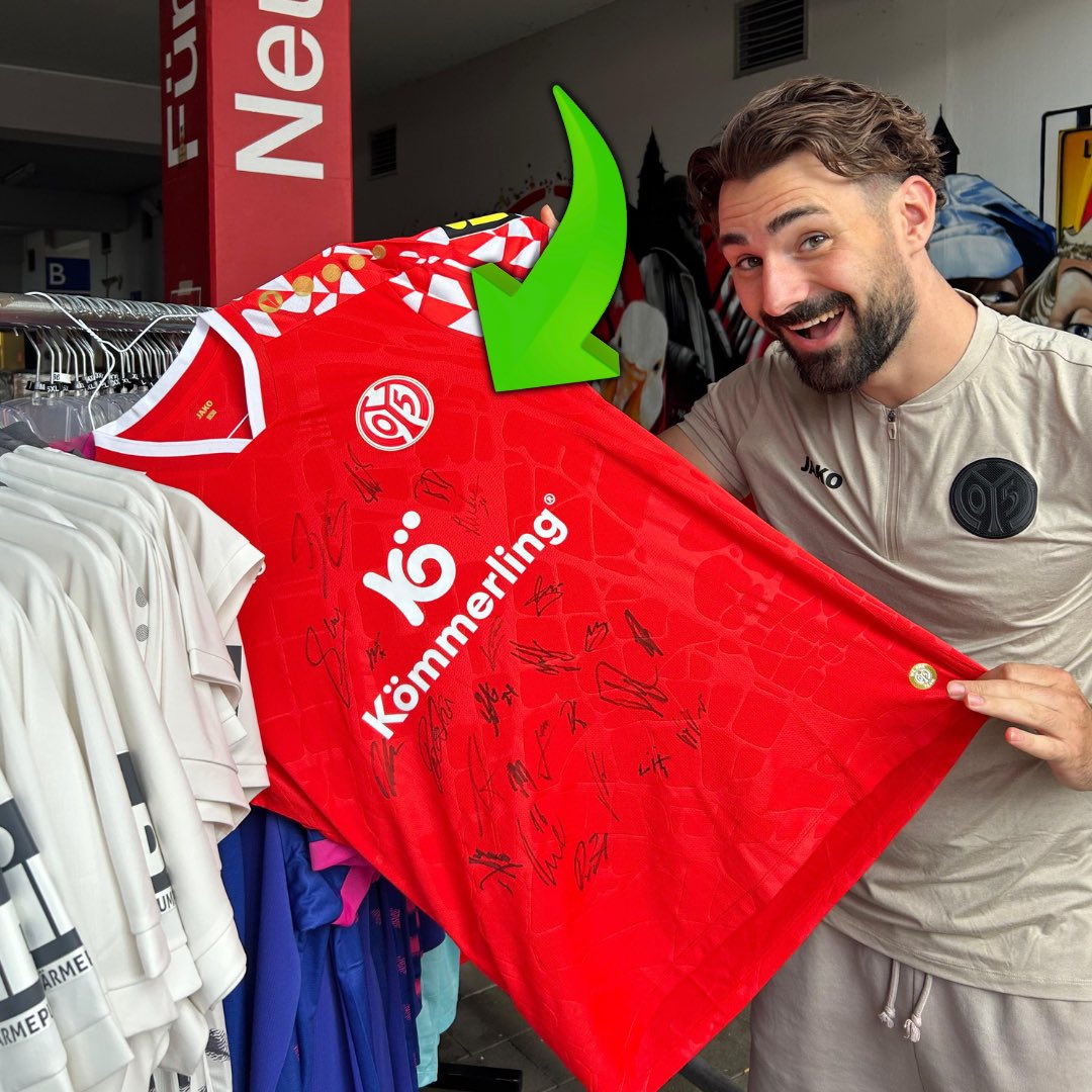 Mainz 05 eSPORTS (@mainz05esports) on Twitter photo 🔥 Richtig in die Saison starten – mit einem signierten Heimtrikot! 🔥
Wir von @mainz05esports verlosen ein original Heimtrikot der Saison 2025/26 – handsigniert vom gesamten Team von <a href="/1FSVMainz05/">1. FSV Mainz 05</a> ! 🖊️🔴⚪ 🔥 Richtig in die Saison starten – mit einem signierten Heimtrikot! 🔥
Wir von @mainz05esports verlosen ein original Heimtrikot der Saison 2025/26 – handsigniert vom gesamten Team von <a href="/1FSVMainz05/">1. FSV Mainz 05</a> ! 🖊️🔴⚪