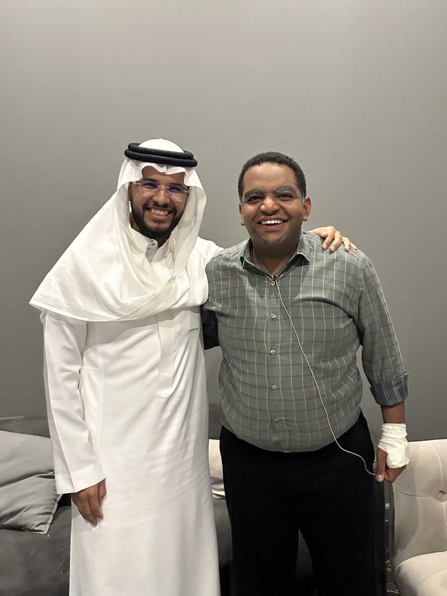 علي القصعي (@cfkh_) on Twitter photo الحمدلله الذي لا يُحمد على مكروه سواه،
تطمنت على صحة أخوي الغالي #خالد_المظفر <a href="/Khalid_135/">خالد عبدالله المظفر</a> بعد إصابته أثناء عرض مسرحي في #الرياض،
#صورة_حديثة له والحمدلله حالته مستقرة ولله الفضل أولًا وآخرًا.
الله يديمك أبو عبدالله بأتم صحة وعافية 🤍
#خالد_المظفر #الرياض #الفن_الكويتي الحمدلله الذي لا يُحمد على مكروه سواه،
تطمنت على صحة أخوي الغالي #خالد_المظفر <a href="/Khalid_135/">خالد عبدالله المظفر</a> بعد إصابته أثناء عرض مسرحي في #الرياض،
#صورة_حديثة له والحمدلله حالته مستقرة ولله الفضل أولًا وآخرًا.
الله يديمك أبو عبدالله بأتم صحة وعافية 🤍
#خالد_المظفر #الرياض #الفن_الكويتي