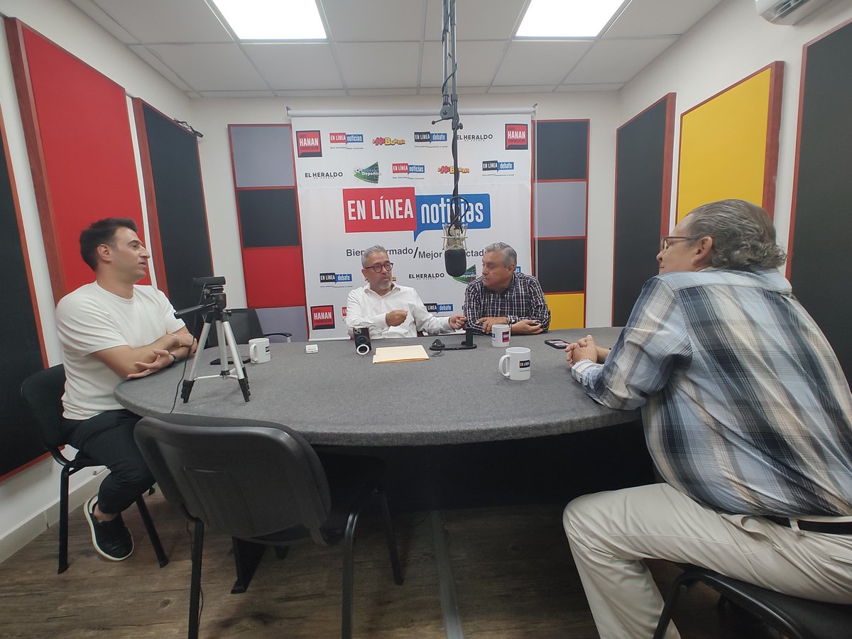 E Línea Noticias (@elineanoticias) on Twitter photo Hoy es #Viernes de charla con periodistas 🎙 en la mejor mesa de análisis y opinión de #Puebla nos acompañan:
🎙 <a href="/cmaciaspalma/">Carlos Macías Palma</a>
🎙 <a href="/bacoalatriste/">Baraquiel Alatriste</a>
🎙 <a href="/eliashanan08/">@EliasHanan</a>
#EnLíneaDebate con <a href="/erickbecerra1/">Erick Becerra</a> por la 📻 <a href="/LaKeBuenaPuebla/">La Ke Buena Puebla</a> 1010 AM 89.7 FM
#EntrePalabrasDescubrimosLaVerdad Hoy es #Viernes de charla con periodistas 🎙 en la mejor mesa de análisis y opinión de #Puebla nos acompañan:
🎙 <a href="/cmaciaspalma/">Carlos Macías Palma</a>
🎙 <a href="/bacoalatriste/">Baraquiel Alatriste</a>
🎙 <a href="/eliashanan08/">@EliasHanan</a>
#EnLíneaDebate con <a href="/erickbecerra1/">Erick Becerra</a> por la 📻 <a href="/LaKeBuenaPuebla/">La Ke Buena Puebla</a> 1010 AM 89.7 FM
#EntrePalabrasDescubrimosLaVerdad