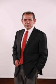 Adama sinek ikili dediler, adam kupa papazı çıktı! Sane ve Osimhen çekti. 

#deprem
Trossard 
Murat Kurum 
Selçuk Bayraktar