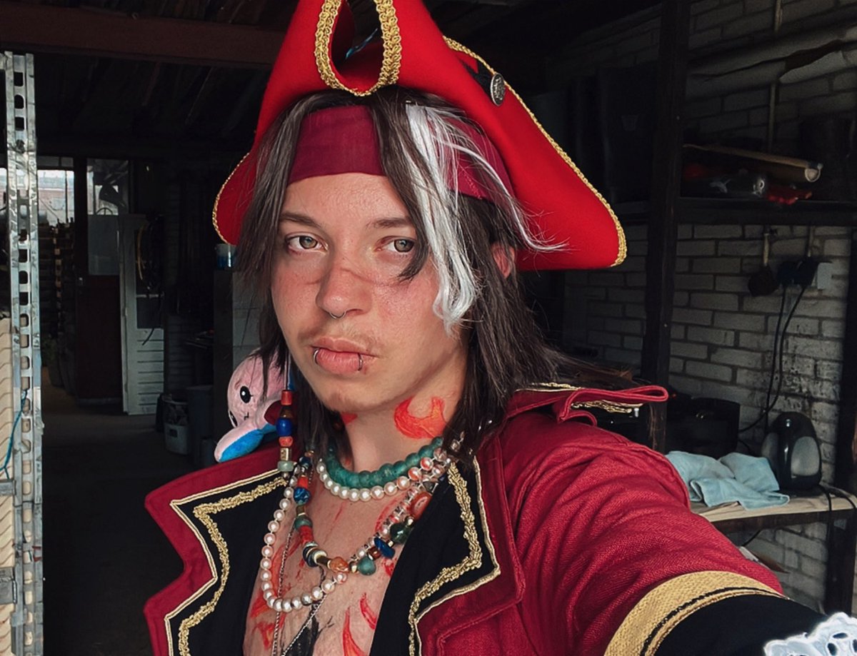 nr1mitskistan's tweet image. sorry for chip posting im obsessed w this guy