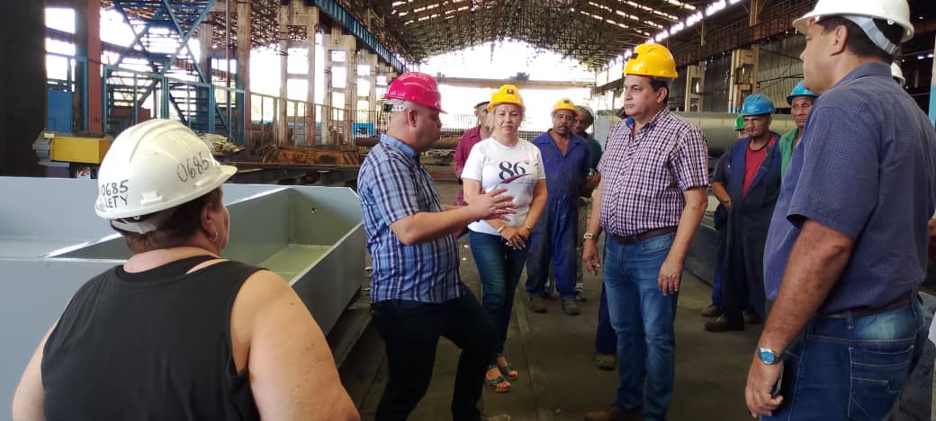 👷También en el Balcón del Oriente Cubano recorrimos los talleres de METUNAS, donde su colectivo trabaja sin descanso en la fabricación de estructuras de las Plantas Térmicas del Sistema Electroenergético Nacional de #Cuba.
