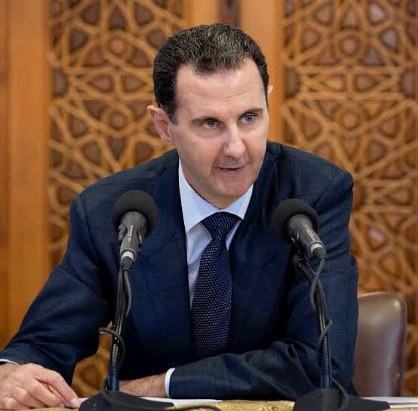 ما بيتركنا القائد الحقيقي نحنا اللي اندبحنا يوم بعدوك عنا بمؤامرة سافلة خيطوها الخونة ودفعوا حقها بالدولار والدم بس لو شو ما صار ما منرضى غيرك سيدي الله يرجعك النا يا هيبتنا وعزنا ورايتنا المرفوعة سيدي وتاج رأسي بشار حافظ الأسد 💔😭 #بشار_الأسد  #سوريا