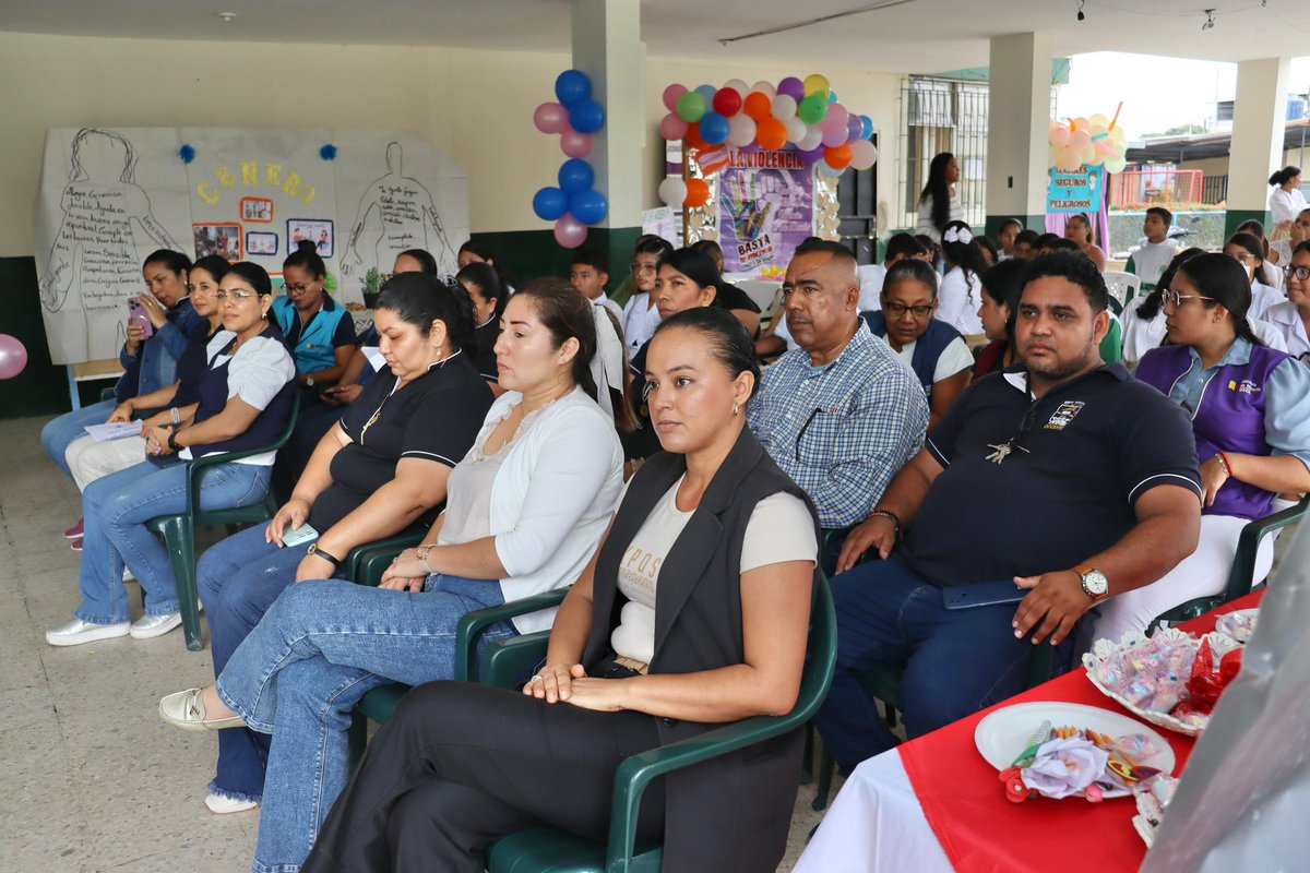 Hoy cerramos con orgullo el proyecto #AprenderSinMiedo, donde nuestros jóvenes brillaron con creatividad promoviendo el buen trato y la prevención de la violencia. 🌱💙
Dinámicas, mensajes claros y mucha esperanza. ¡El cambio empieza con ellos! 🙌