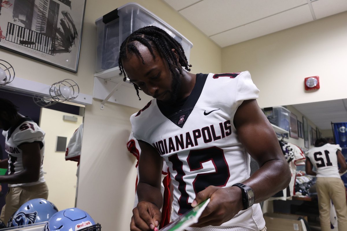 Reppin’ the Hounds at the 2025 GLVC Football Kickoff 🏈

#GLVCFootball | #GoHounds