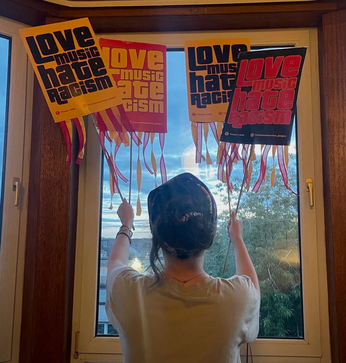 LMHR Glasgow (@glasgowlmhr) on Twitter photo Ready for Govanhill InternationalFestival <a href="/GovanhillBaths/">Govanhill Baths</a> carnival and parade tomorrow! Meet 12:30 at Queens Park, Vicky Road entrance 📣
See you on the anti racist, nae bigots bloc! ⛔️ 🪩 🎶 🌈<a href="/SUTRScotland/">Stand Up to Racism - Scotland</a> Ready for Govanhill InternationalFestival <a href="/GovanhillBaths/">Govanhill Baths</a> carnival and parade tomorrow! Meet 12:30 at Queens Park, Vicky Road entrance 📣
See you on the anti racist, nae bigots bloc! ⛔️ 🪩 🎶 🌈<a href="/SUTRScotland/">Stand Up to Racism - Scotland</a>