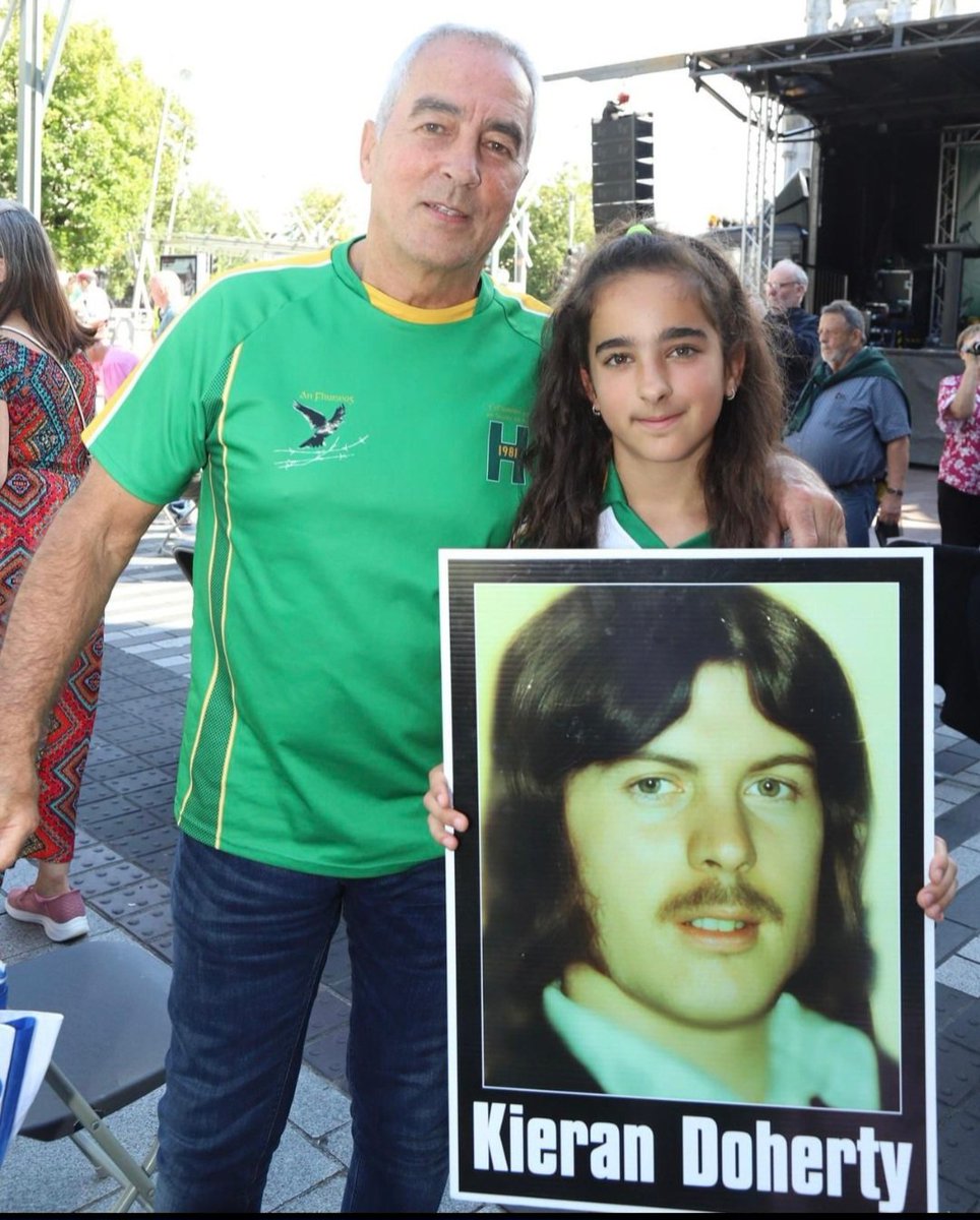 44 years ago at 7:15pm on 2 August, 1981 IRA Volunteer Kieran Doherty from Andersonstown, West Belfast died after 73 days on hunger strike.
His cause was the freedom &amp; unity of Ireland, a cause we continue to pursue today.
"They tried to bury us, they didn't know we were seeds."