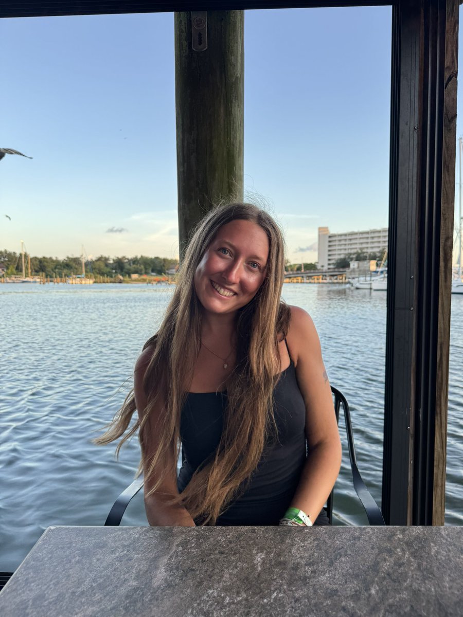 happy national gf day to this pretty lady <3