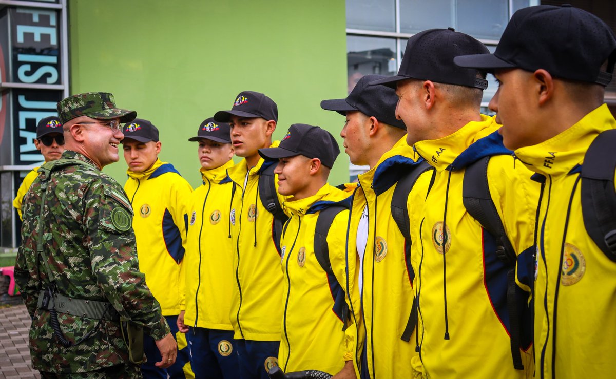 Comando de Acción Integral del Ejército Nacional (@ejercito_caaid) on Twitter photo 🚴🇨🇴 La <a href="/Vueltacolombia1/">Vuelta a Colombia 75 años #VColombia2025</a> arrancó con fuerza desde #Yopal.
Este 1 y 2 de agosto, Casanare vibra con la emoción del ciclismo, y el <a href="/COL_EJERCITO/">Ejército Nacional de Colombia</a> acompaña este gran evento deportivo, brindando seguridad y respaldo a los ciclistas, incluyendo al equipo de las <a href="/FuerzasMilCol/">Fuerzas Militares de Colombia</a>, 🚴🇨🇴 La <a href="/Vueltacolombia1/">Vuelta a Colombia 75 años #VColombia2025</a> arrancó con fuerza desde #Yopal.
Este 1 y 2 de agosto, Casanare vibra con la emoción del ciclismo, y el <a href="/COL_EJERCITO/">Ejército Nacional de Colombia</a> acompaña este gran evento deportivo, brindando seguridad y respaldo a los ciclistas, incluyendo al equipo de las <a href="/FuerzasMilCol/">Fuerzas Militares de Colombia</a>,
