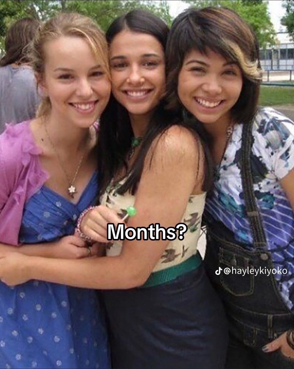 📸 Hayley Kyoko com Bridgit Mendler e Naomi Scott via TikTok