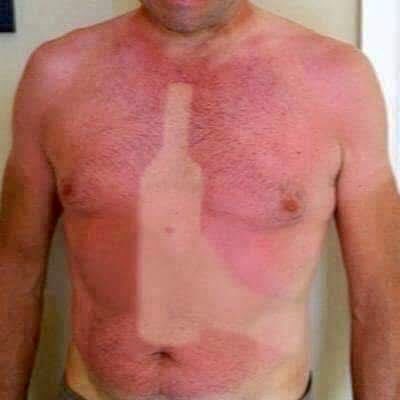 Humor_en_lol's tweet image. Blijven drinken met warm weer was toch het advies 😳🤔 Bedankt voor de tip 😏😆😂
#Vakantie #vakantiegevoel #vakantietip