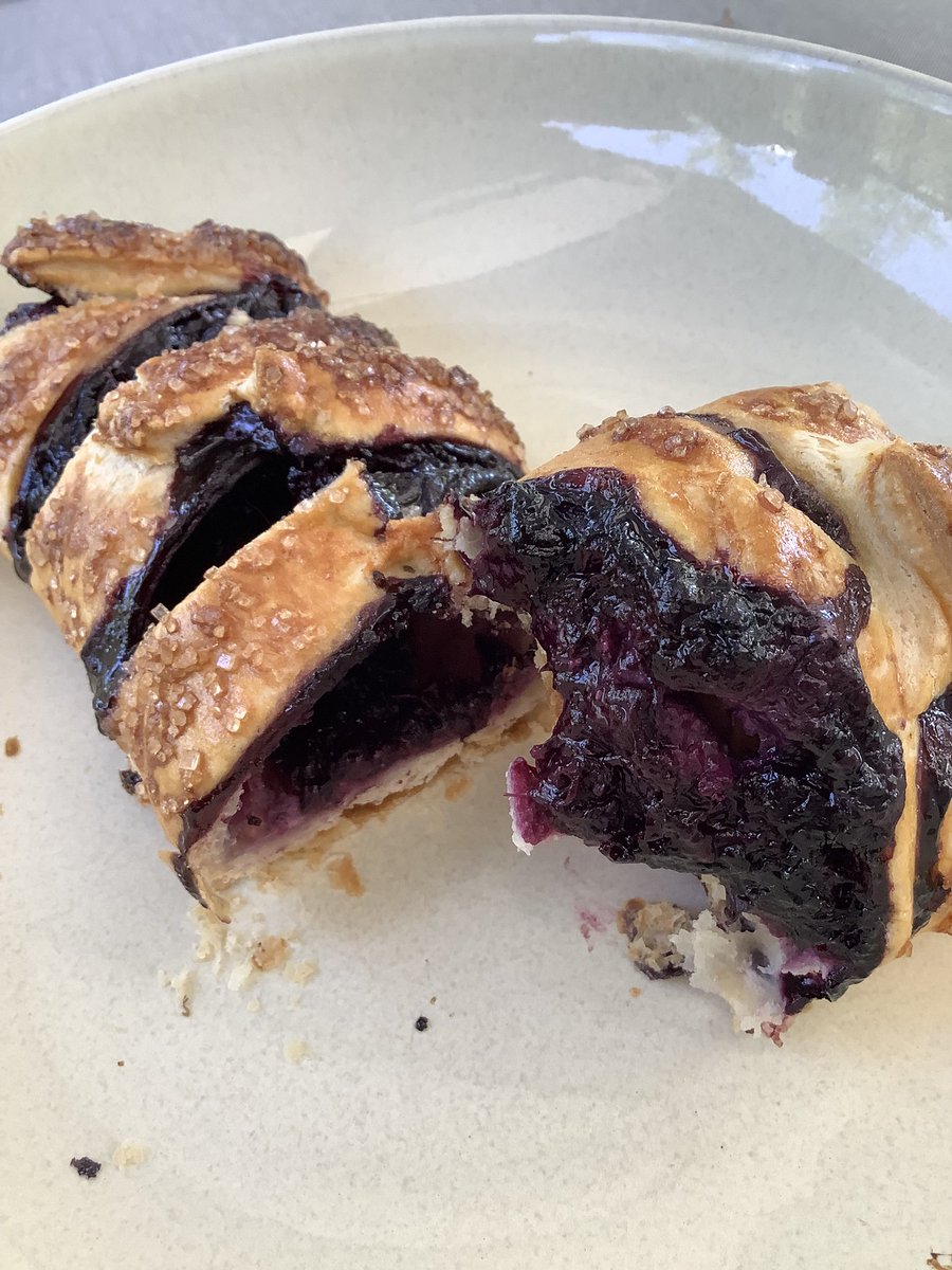 Rachel (@75boler) on Twitter photo Messy but delicious wild blueberry puff pastry treat. #WildBlueMess <a href="/canadianwildbb/">CanadianWildBlueberry</a> Messy but delicious wild blueberry puff pastry treat. #WildBlueMess <a href="/canadianwildbb/">CanadianWildBlueberry</a>