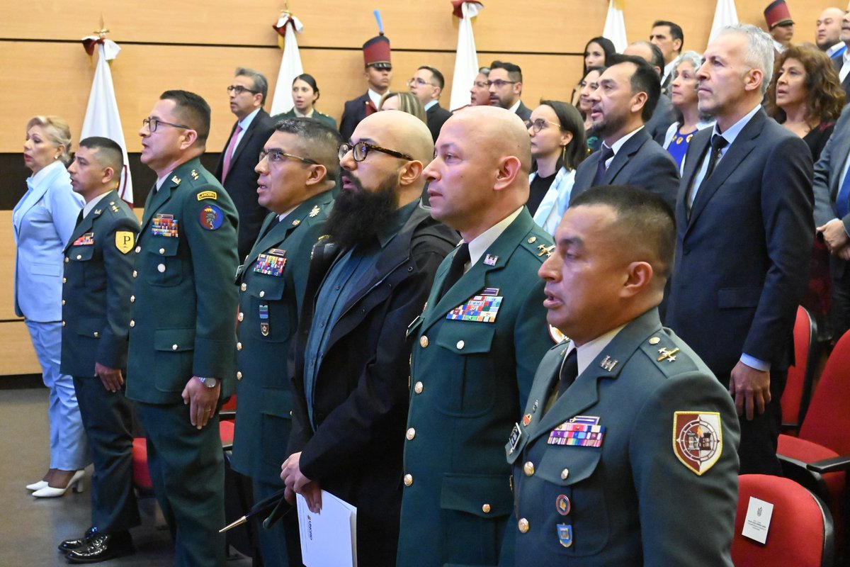 #AEstaHora | El director de la UNGRD, <a href="/CarlosCarrilloA/">Carlos Carrillo</a>, participa en la conmemoración de los 15 años de la Maestría en Gestión del Riesgo y Desarrollo, un espacio académico que ha formado líderes comprometidos con la protección de la vida y el territorio.

Desde la Escuela de