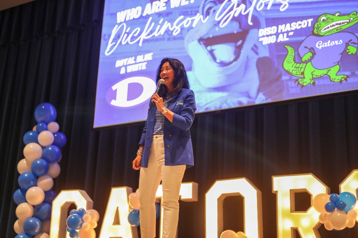 DrBrownEDU's tweet photo. Welcome to the swamp, new Gators! 🐊💙 This morning’s New Teacher Breakfast was full of smiles, swag, and spirit as we welcomed the newest members of Gator Nation! We’re so glad you’re here — it’s going to be a snappy year! #GatorPride #DISDForward #NewGators2025 https://t.co/vVroT1Wmv0