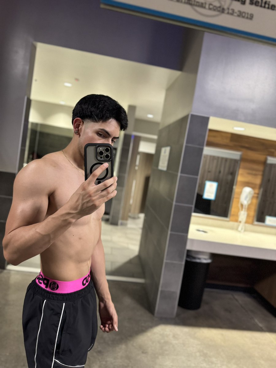 2Fit_Vik's tweet photo. GYM https://t.co/DWQCX3i0cP