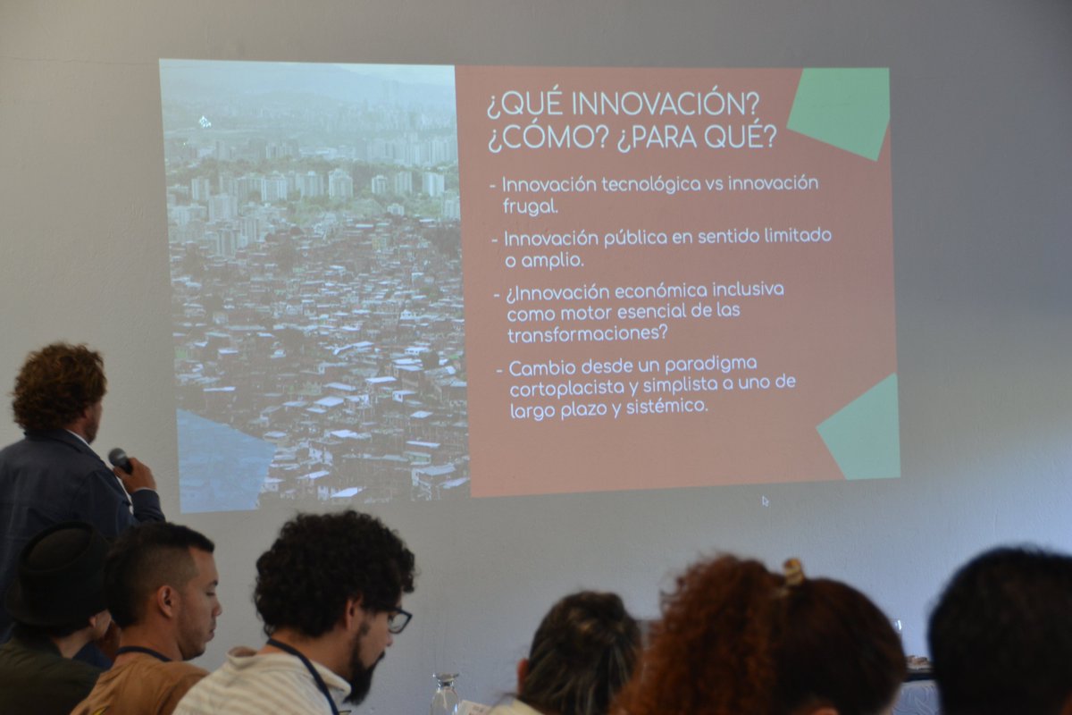 CESED/UNIANDES (@ceseduniandes) on Twitter photo <a href="/FranBrivio/">Francesca Brivio G</a> <a href="/ProyectoSoma/">Proyecto Soma</a> <a href="/clarafleiz/">ClaraFleiz</a> Finalmente, Javier nos compartió su la estructura de los Laboratorios de Innovación Social en política de drogas. La innovación social considera todas las variables que inciden en realidades complejas y a facilita cambios sistémicos. Con un planteamiento metodológico, la <a href="/FranBrivio/">Francesca Brivio G</a> <a href="/ProyectoSoma/">Proyecto Soma</a> <a href="/clarafleiz/">ClaraFleiz</a> Finalmente, Javier nos compartió su la estructura de los Laboratorios de Innovación Social en política de drogas. La innovación social considera todas las variables que inciden en realidades complejas y a facilita cambios sistémicos. Con un planteamiento metodológico, la