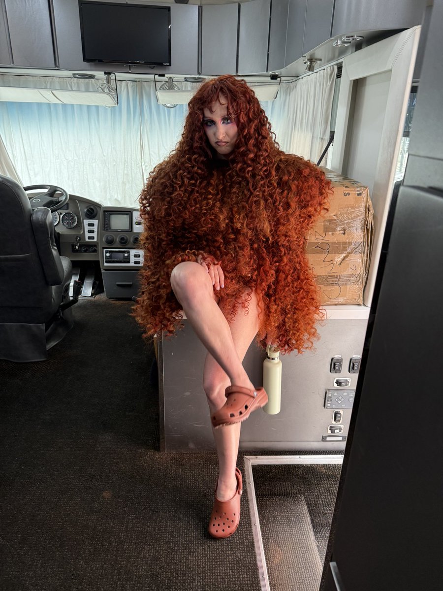 johnnovot's tweet photo. Custom human hair jacket + skirt set for Chappell :-)
 by me and Todd Thomas ♥️🗽🍎
35 bundles, 3 lace frontals and 2 cut up wigs later! https://t.co/2DVZOISvJ7