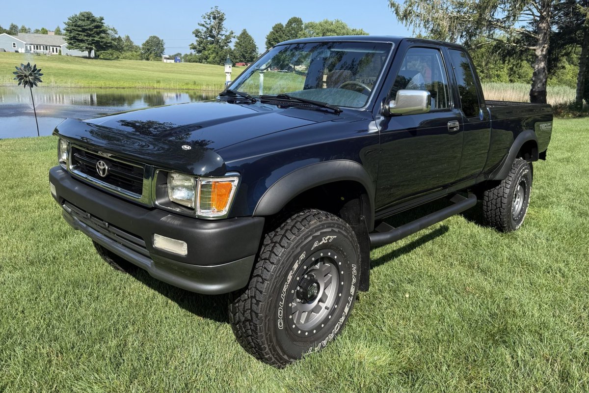 CarsBuyText's tweet image. List Yours On For Sale- 1993 Toyota Pickup XtraCab SR5 V6 4×4 5-Speed: This 1993 Toyota Pickup XtraCab SR5 was acquired by the seller in 2007 and later underwent a… dlvr.it/TMFYTg List Yours With Us- #ToyotaPickup #ClassicCars #VintageVehicles #CarAuction #ToyotaSR5