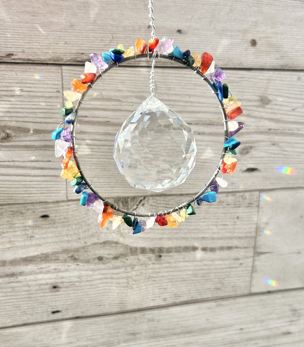 Happy handmade crystal sun catchers, all one of a kind 

cwphotoart.etsy.com

#ukgiftam #ukgifthour #handmade #etsy