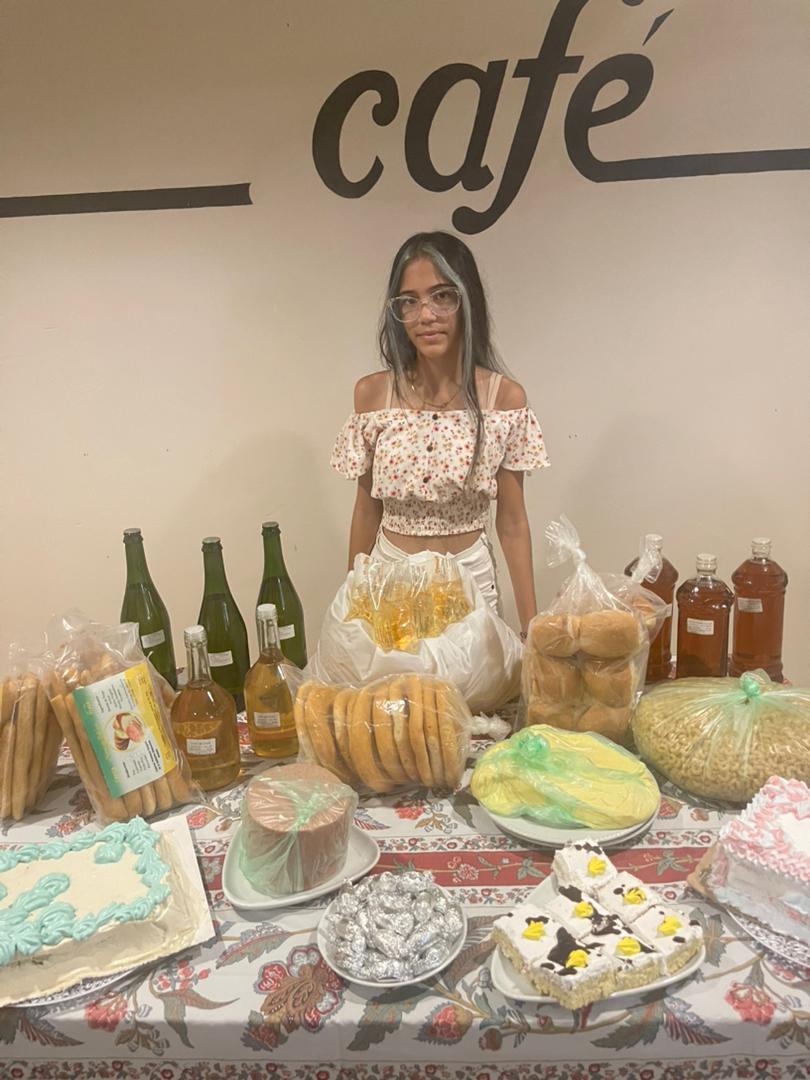 gecog_granma's tweet photo. Como cada viernes la UEB La Experimental realiza la entrega de módulos a los niños que cumplen sus 15 primaveras.
@msanchezj04
@YudelkisOrtizB
#GECOG https://t.co/GEfUka189U