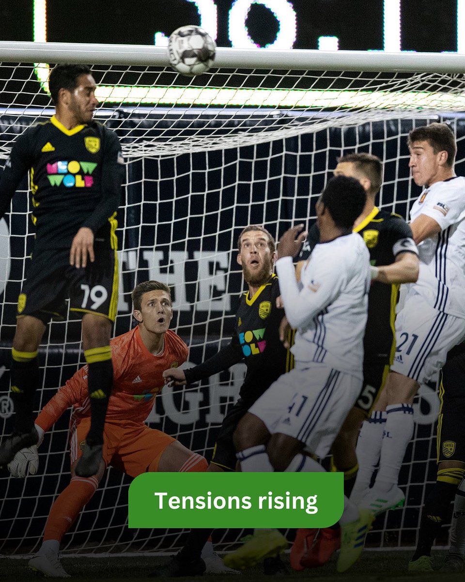 The keeper is ready, the pressure is mounting and a last-minute corner is coming in. This is where matches are won and lost.
And we are proud that with our products we can be part of those moments. 💪🏻