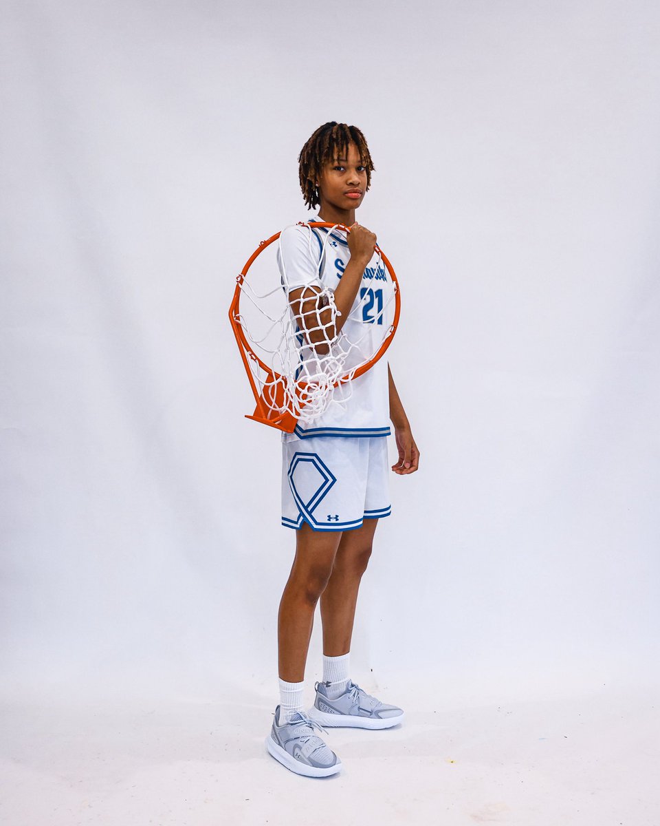 itsautumnl's tweet image. Thank you @uncwwbb!!! My 1st #unofficial visit was lit! 🔥 Go Seahawks 💙🩶🤍