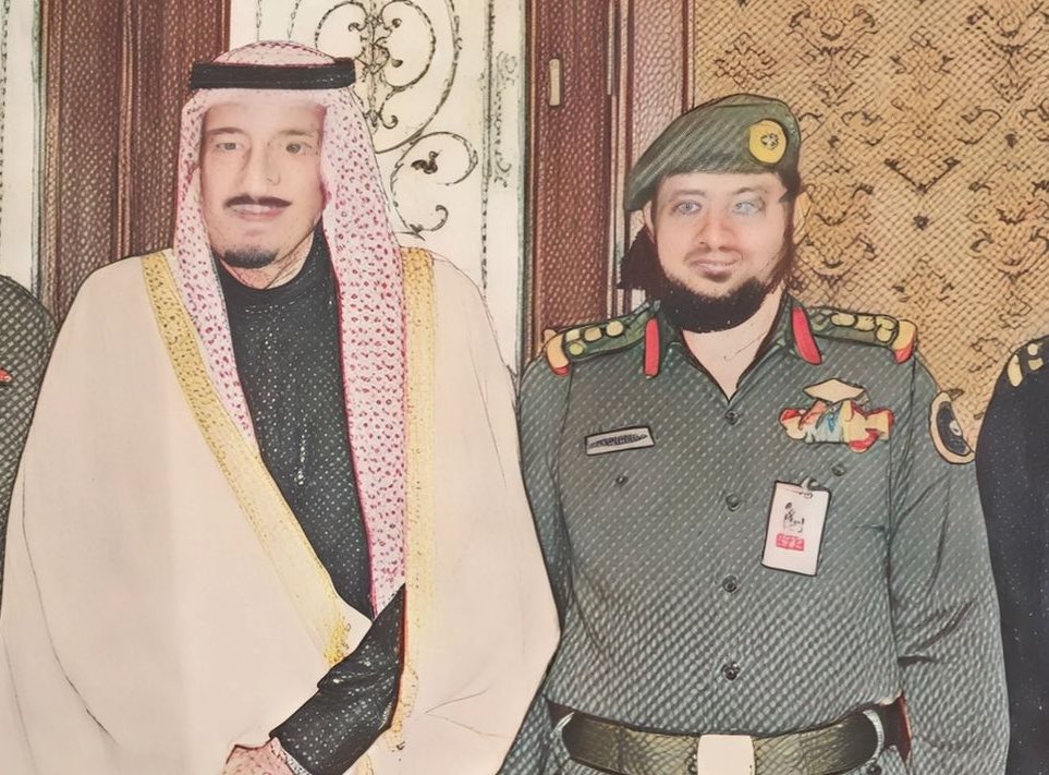 اللواء الركن صالح بن طالع آل براق العمري

مدير إدارة الشؤون الدينية بالقوات البريّة.

من القدوات الرائدة في الأخلاق والعلم والتفوق، واتقان العمل، وحب الخير للناس. 

ولد في قرية الأصفاء التابعة لقبيلة آل سليمان - بني عمرو عام 1383 هـ.

درس مرحلة الإبتدائية والمتوسطة والثانوية