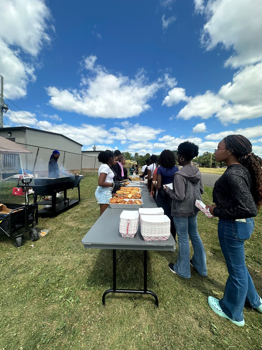 Leslie Emmanuel, OCT (@misslemmanuel) on Twitter photo Day 5 and last official day of Summer program! We came together to celebrate and have a bbq! Thank you to all of the students who showed up this year!👏🏽🥳
•
<a href="/OttCatholicSB/">Ottawa Catholic School Board</a> <a href="/LBPearsonOCSB/">Lester B. Pearson Catholic High School</a> <a href="/StPatricksOCSB/">St. Patrick's High School</a> Day 5 and last official day of Summer program! We came together to celebrate and have a bbq! Thank you to all of the students who showed up this year!👏🏽🥳
•
<a href="/OttCatholicSB/">Ottawa Catholic School Board</a> <a href="/LBPearsonOCSB/">Lester B. Pearson Catholic High School</a> <a href="/StPatricksOCSB/">St. Patrick's High School</a>