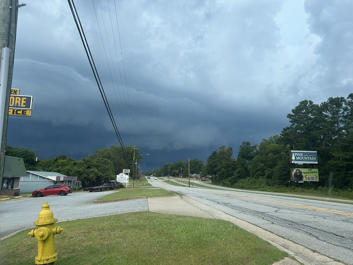 Another one! Storms have been incredible over Pine Mountain lately! 

5:10 PM <a href="/cnickelWRBL/">Cody Nickel</a> <a href="/KayleeBarbeeWx/">Meteorologist Kaylee Barbee</a> <a href="/BJeswaldWRBL/">Bob Jeswald - WRBL</a> <a href="/NWSAtlanta/">NWS Atlanta</a>