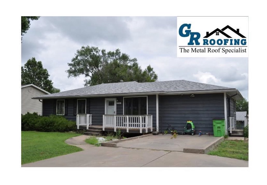 grroofs's tweet photo. GR Roofing completed this beautiful home in Lyndon, KS which features a Owens Corning Oakridge® roof, adding both durability and curb appeal. 
#grroofs #owenscorning https://t.co/dYGuo9VFgn
