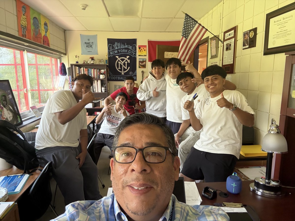 The Class of 2025: Behind the scenes pic! Too often we dwell on the struggle, but fail celebrate the grind and resulting success!!
#PHSPride