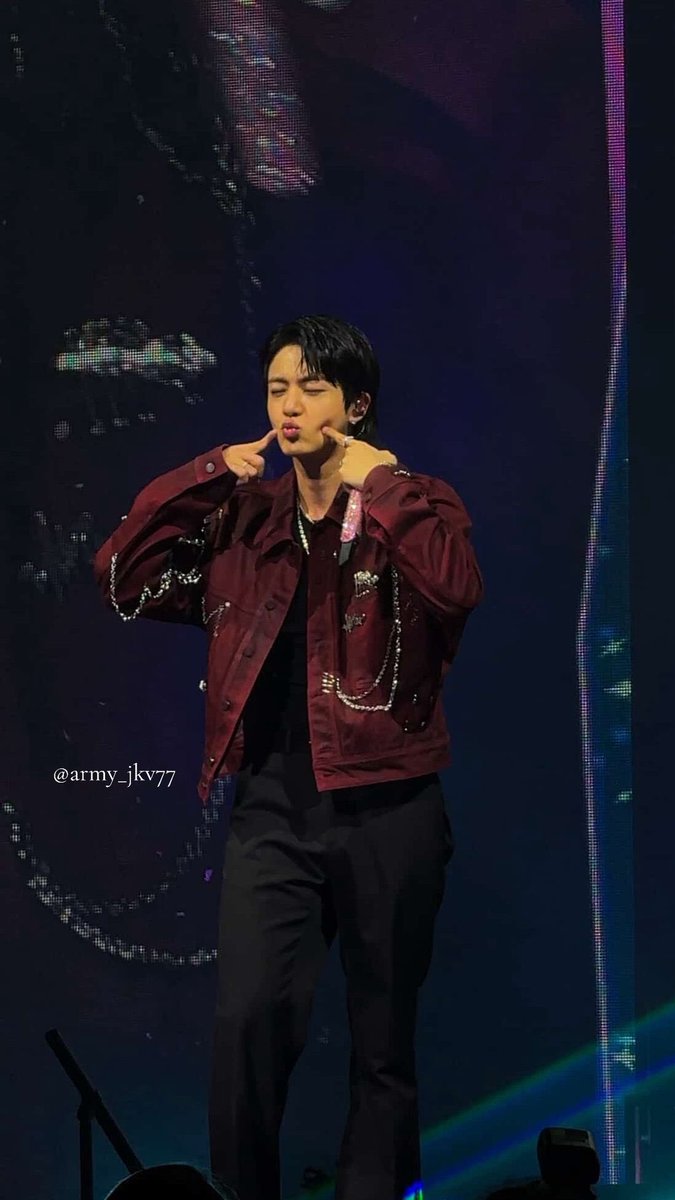 Army_JKV77's tweet photo. Cute Jin in Newark, NJ Day 2. 

He’s so adorable!!!!!!!

#RUNSEOKJIN_epTOUR_NEWARK #RUNSEOKJIN_epTOUR #jin #Newark #CONCERTTOUR2025 #Jin_Echo https://t.co/ieqVsTDvO3