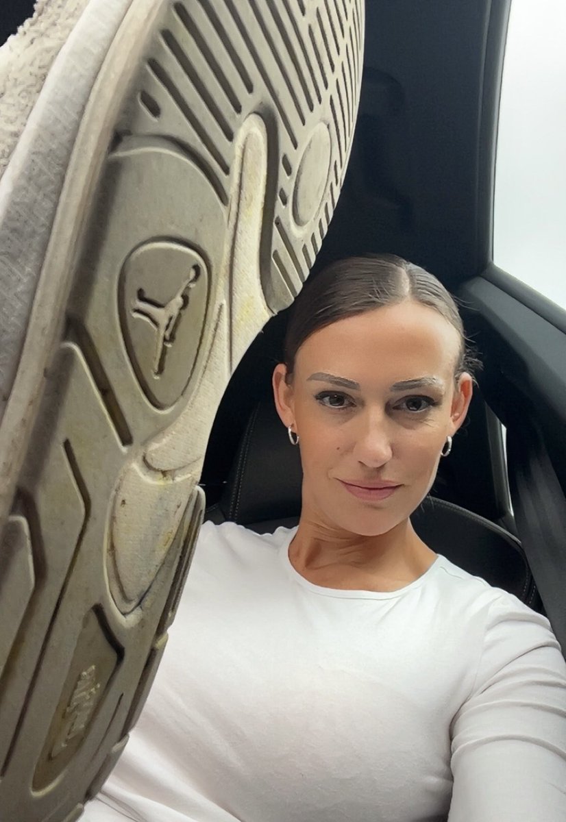 geld_ansehnlich's tweet image. Jede Bewegung deiner Zunge wird von mir begutachtet und falls mir was nicht passt, ist ein Schlag in den Nacken für dich das geringste Übel 😈