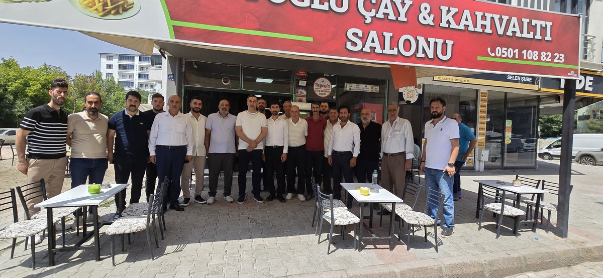 KverSemih's tweet photo. Sabah saatlerinde bizi sofralarında ağırlayan Sürsürü’nün Bozkurtlarına Kardeşim Sedat Selen’in şahsında teşekkürü borç bilirim, var olsunlar. https://t.co/u8DVIwYsU3