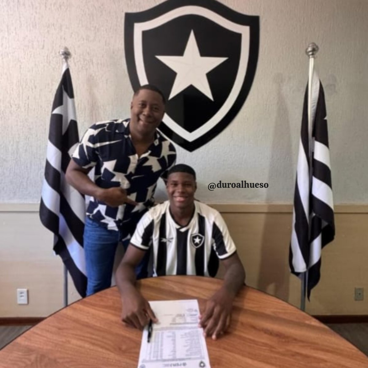 Lo que el Rey había adelantado. 💣

Kadir Barría firmó con Botafogo.