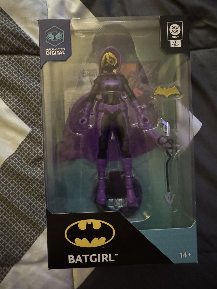 MarkStephenFord's tweet photo. I got my Steph figure today!
It was set to arrive on August 4th, so I was surprised to see it delivered a few days early.
#stephaniebrown #dcspoiler https://t.co/hW5n5PdtCi