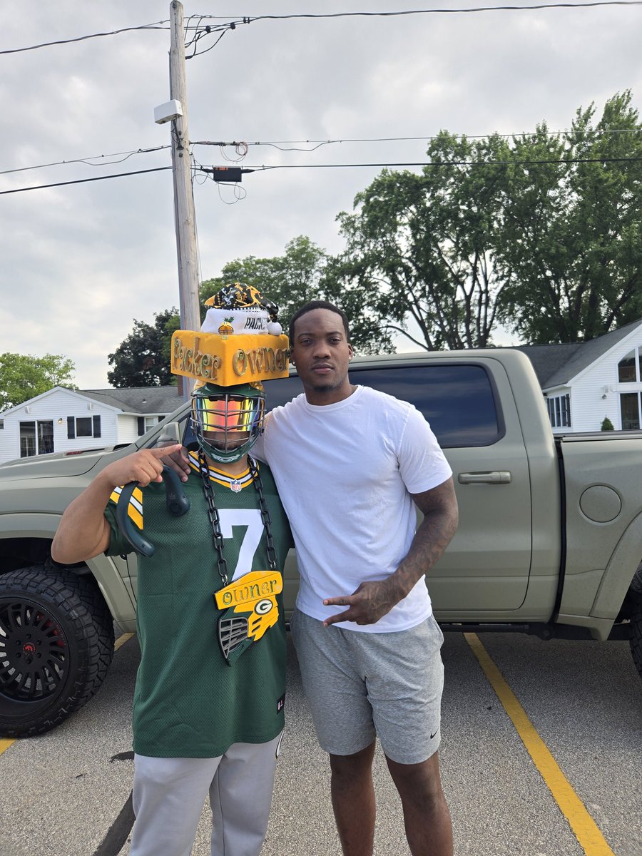 PACKOWNER2011's tweet photo. ALWAYS GOOD TO SEE MY BOY QUAY WALKER AND SHOW SUPPORT!!! QUAY IS GOING TO HAVE A GREAT SEASON!!!! GOD BLESS HOMEBOY 💚💛💚💛💚💛🧀🧀🧀🧀🧀🧀🧀💯💯💯💯💯💯
#PACKEROWNER #GoPackGo https://t.co/jabRZqgZFW