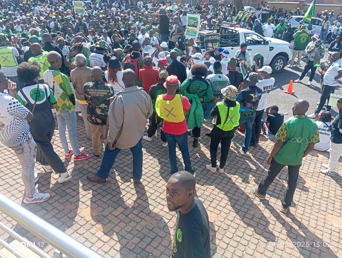 They thought we were joking until we put Mbombela into a standstill today, <a href="/MkhontoweSizwex/">uMkhonto WeSizwe Party (Official)</a> is leading us to a revolution, Mpumalanga Province came out guns blazing today under the Leadership of Adv Busisiwe Mkhwebane. 💚
<a href="/Khanyile_BG/">BONGINKOSI KHANYILE🇿🇦</a> 
<a href="/MasingaMbalenhl/">Mbalenhle Masinga</a> 
<a href="/Mankibs/">Sphithiphithi Evaluator</a> 
<a href="/maNkosi_Sthe/">Cde Sniper</a>