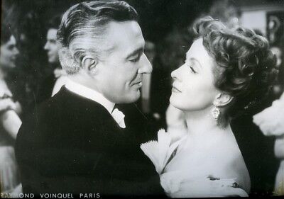 Chantal de Gournay (@cdgournay) on Twitter photo Une évidence <a href="/merlinpapin3/">Merlin Philippe</a> #SondageDanielleDarrieux
Madame de... le décolleté le plus mythique du cinéma.
Le valseur le plus élégant de la scène européenne et des diplomates : Vittorio de Sica.
Je ne lui connais qu'un rival, Maurice Ronet dans Raphaël ou le Débauché. Une évidence <a href="/merlinpapin3/">Merlin Philippe</a> #SondageDanielleDarrieux
Madame de... le décolleté le plus mythique du cinéma.
Le valseur le plus élégant de la scène européenne et des diplomates : Vittorio de Sica.
Je ne lui connais qu'un rival, Maurice Ronet dans Raphaël ou le Débauché.