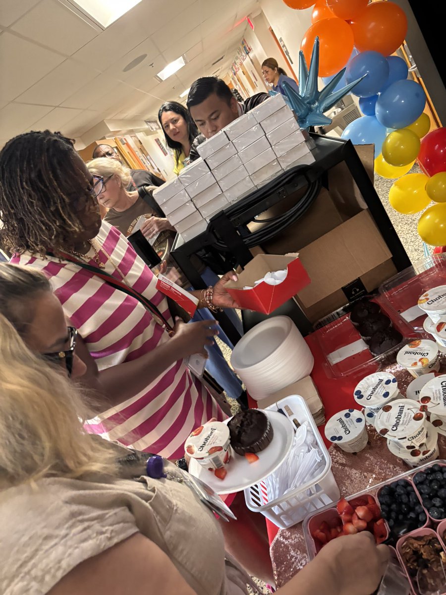 This is Memorial! Welcome Back Bulldogs! First Fridays at our school are intended to be a joyous occasion for all👏🏽🥳🎉❤️🖤