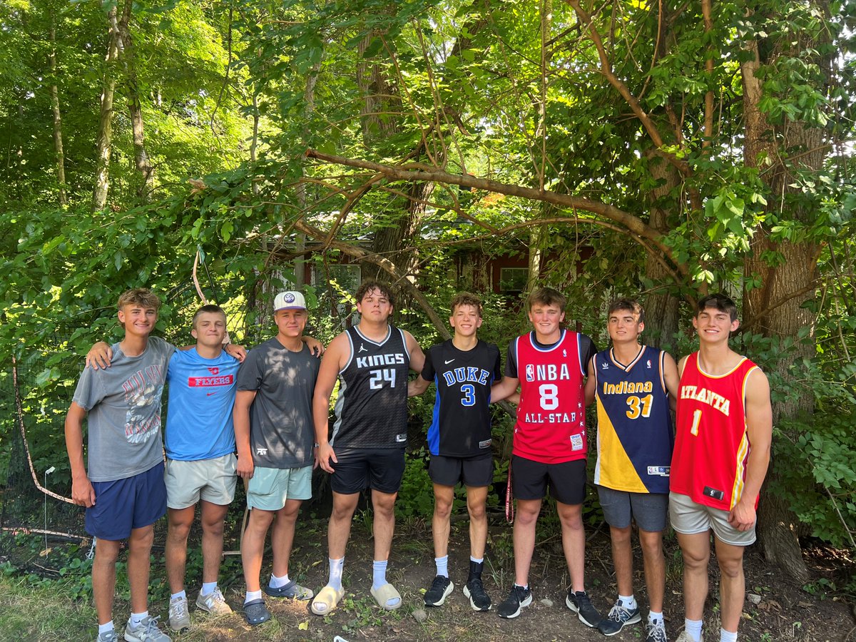 HeroesFndtn's tweet photo. Thank you Johnny Leaman and Houston Dinwiddie for Paying It Forward! These @GoCathedral students formed a basketball tournament fundraiser this summer in support of the @HeroesFndtn π
#PIFF #PayItForwardFriday #beatcancer #UnitingINAgainstCancer #CancerPrevention https://t.co/Wjtq2czDn5