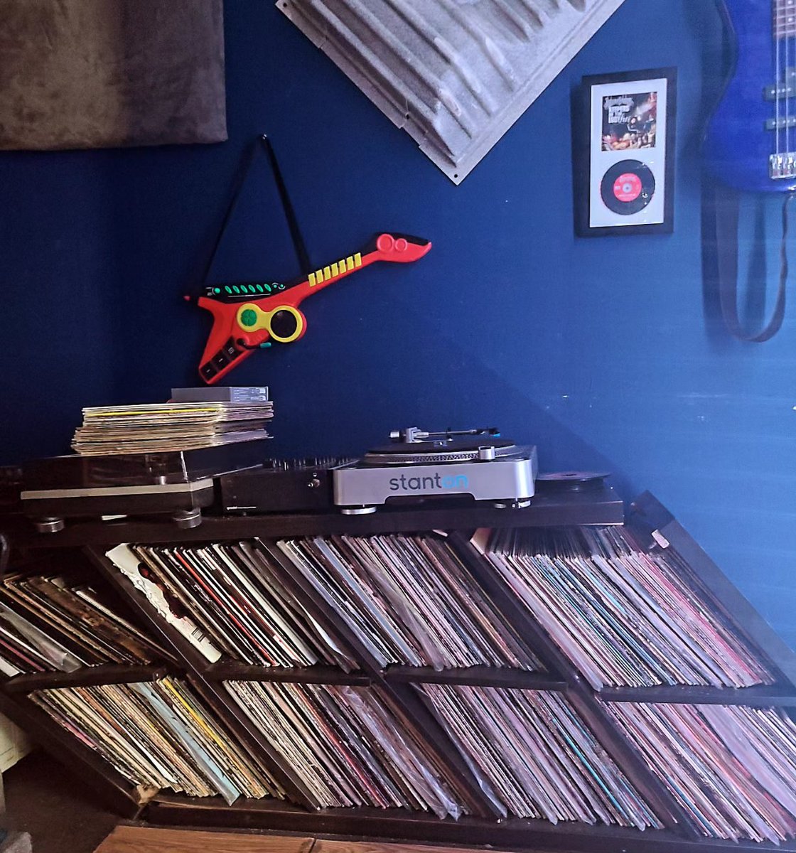 Jake Palumbo (@jakepalumbo) on Twitter photo WELP, it seems "My Vinyl Weighs A Ton" π€£π₯΄π€ 
Thank you for your service, IKEA Kallax 2014-2025 ππ»π―οΈποΈπͺ¦ WELP, it seems "My Vinyl Weighs A Ton" π€£π₯΄π€ 
Thank you for your service, IKEA Kallax 2014-2025 ππ»π―οΈποΈπͺ¦